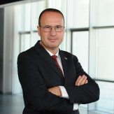 Özgür ÖZÇELİK